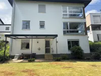 130 sqm apartment with garden and parking space - 民宿