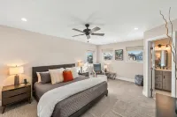 Relax in Spacious Comfort; Walk to Main St. and Trails. 30 Min to Crested Butte