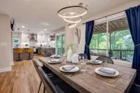 Modern Home - Private Pool & Sauna in Atlanta Suburb / World Cup Ready