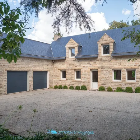 Superb house 100m from the sea with heated swimming pool