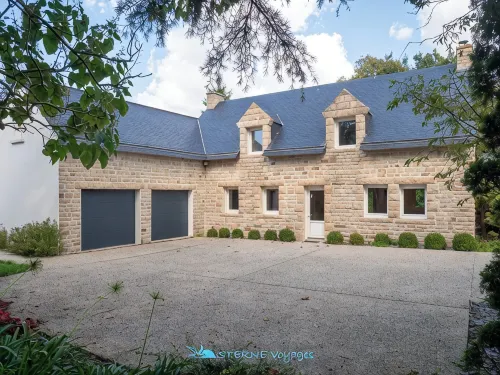 Superb house 100m from the sea with heated swimming pool