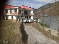 Bhaderwah Valley Resort - Bãi đậu xe