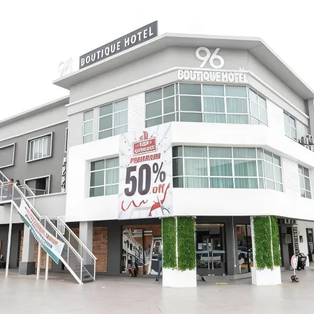 96 Boutique Hotel Отели рядом с достопримечательностью «Автостанция Melaka Sentral»
