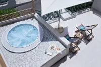 Zeus Dolce by Wyndham Athens - Hot Tub