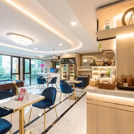 Liqi·Yu Hotel (Yuzhou Nadazhen Summer Plaza)