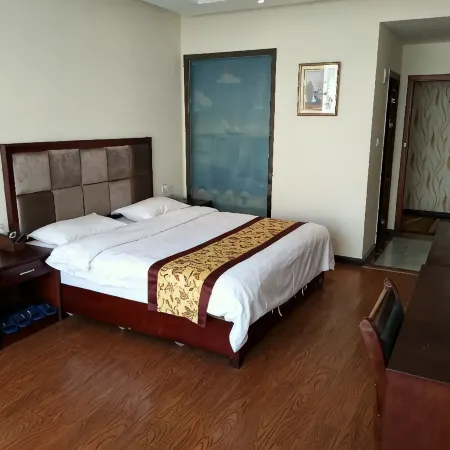 Yinhe Holiday Hotel