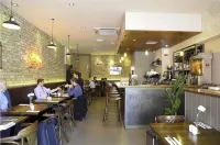 โรงแรมคิงส์ครอส อินน์ - พร้อมอาหารเช้า