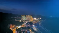 Peninsula Holiday Hotel - Infinity Pools