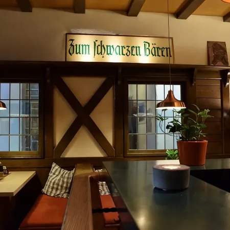 Hotel & Weinhaus Zum Schwarzen Bären