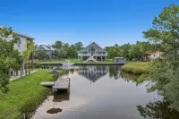 Waterfront Peninsula Home with Kayaks + Ping Pong + Dock
