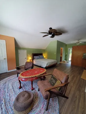 Cozy Studio, inspiring for an artist or writer. Unique farm experience for all.