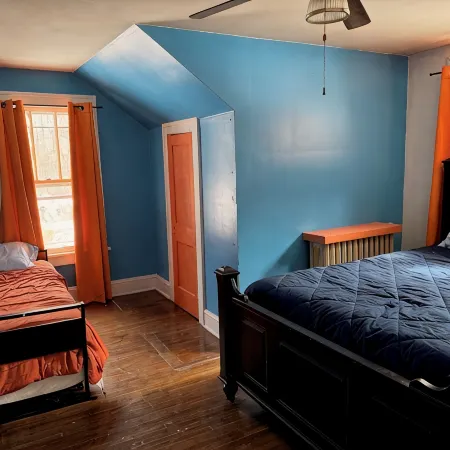 Charming 2-bedroom trail house in Bramwell, WV