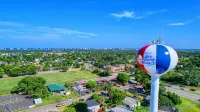 Pet Friendly Lake Worth Beach Cottage Sleeps 6+ Fenced Yard - 3-Star