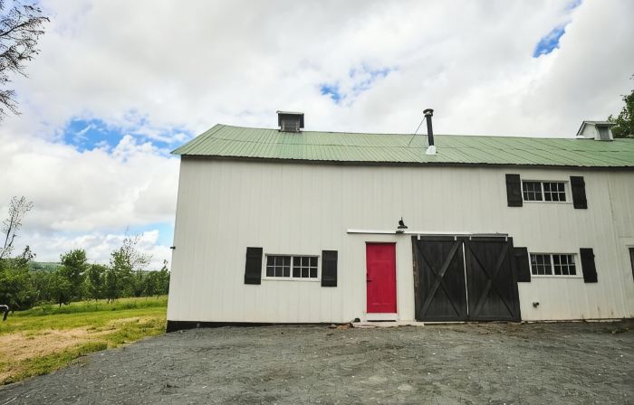 Luxe Barn • Hot Tub • Fire Pit • Ski • Catskills