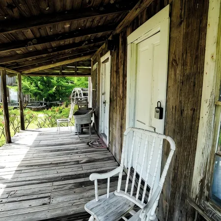 Old Fashioned 1930s Country Cottage Retreat in Plantersville - Near TX Ren Fest