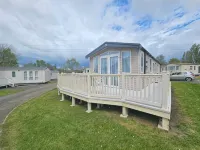 Freesia 3 Bedroom Modern Caravan Rockley Park, Poole Harbour, Dorset. Dogs free. - Homestays