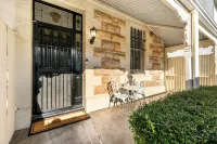 The Arches- Near Adelaide Oval, Restaurants, Parks, City - 4-Star