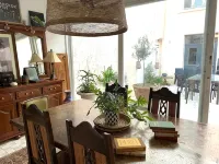 Family home with large games room, close to the sea - 民宿