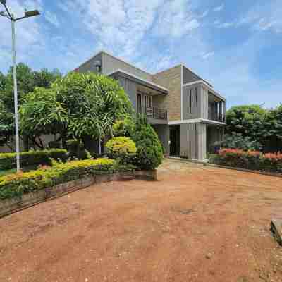 Exquisite 4Bed 4.5Bath Lake View Home! Hotel Exterior