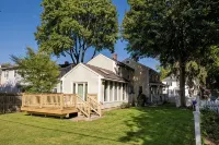 Solomon Ely Homestead - Charming Pittsfield Stay - 3-Star