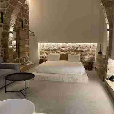 Akotika Boutique Rooms
