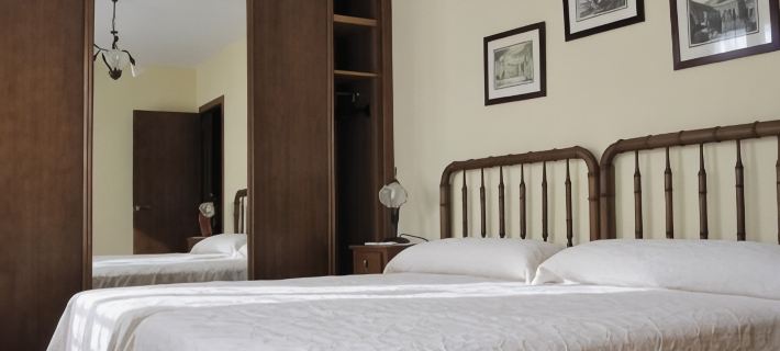 Apartamentos Jesús for 4 people コマルカ・バケイラのホテル