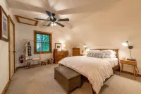 Creekside Cabin > 15min to Skiing, Hiking, & the Alpine Coaster > Pet-Friendly