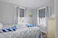 Steps from Hampton Beach and all entertainment! 2 bedrooms, pet friendly! - Apartments