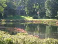 Serene Sengekontacket Pond Getaway