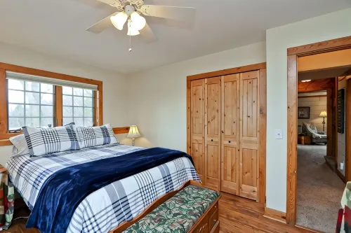 Log Home on Circle Lake - Now with Pickleball Court!