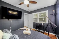 Close to Drake/Downtown - Filled With Amenities, Pet Friendly, Hot Tub, Theater!