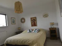 New house with small sea view close to the beach Hotel di Carantec