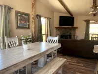 Geronimo cabin, named in honor of the legendary Apache Warrior, Amazing views! Hotels in Timberon