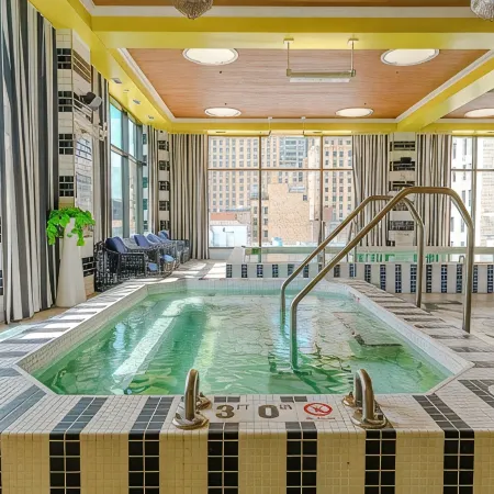 Cozy Apartment in Charming Cincinnati with fitness room, WiFi, Ac