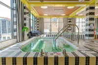 Cozy Apartment in Charming Cincinnati with fitness room, WiFi, Ac