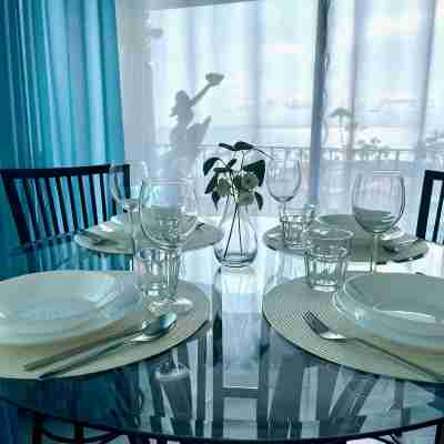 SurfView VR: Best Ocean and Pier View, 5 mins to Beach, Cozy Patio, Pet Friendly Dining/Meeting Rooms
