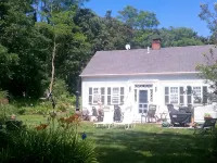 Remodeled Historical Cape House.  Close to Town, Bayside, and Ocean Hotels in Wellfleet