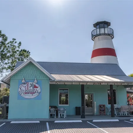 Charming 3-bedroom house with WiFi, AC in wonderful Orange Beach