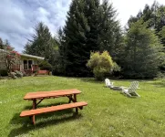 Private mid-century modern hideaway in forest near the river and sea. - 3 stjerner