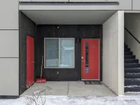 Adventure Basecamp: Newly Built Retreat steps from Downtown Victor Hotels in Victor