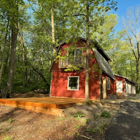 Cozy cabin retreat in NW Lake Leech area