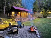 Secluded Lake Front Lodge In Cosby - Your Ultimate Hideaway