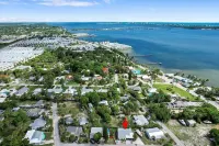 Mermaid Bungalow -Jensen Beach