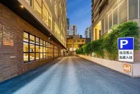EK Inn Hotel (Dalian Railway Station Zhongshan Square Subway Station) - parking