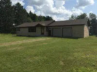 Private Lake House on 16 +/-  wooded acres, 80 + acre lake, 55 foot deep!! - 2-stjärniga