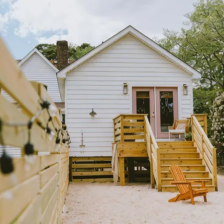 Canal Front, Modern Tiny House! Bikes. Fire Pit!
