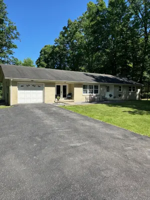 The Park House Sleeps 9 Comfortably. Come Visit the Nrgnp in Wild, Wonderful WV. - 3-Star