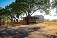 Quiet Country Rustic Cabin - Chalet