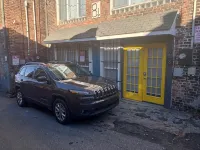 Trendy & Spacious Apartment on Chicken Alley, in the heart of Downtown Asheville - Condos