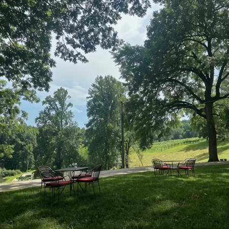 Nature getaway; beautiful Mountain Views, close to rivers, breweries & wineries.
